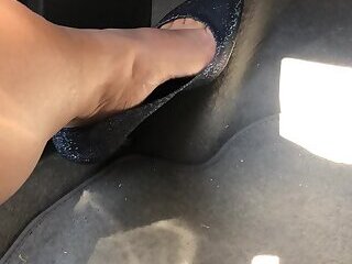 Driving in heels 03