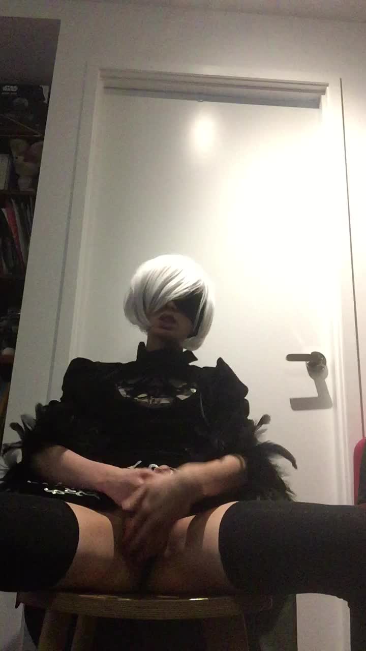 Asian Crossdresser as 2B